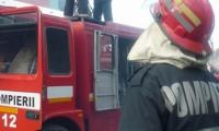 Pompierii actioneaza cu promptitudine la incendii. Pompierii actioneaza cu promptitudine la incendii.