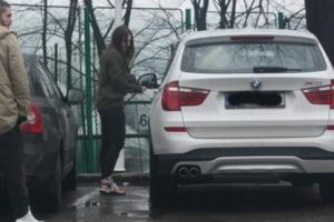 Fata lui Liviu Dragnea are BMW X3 din muncă și din cinste, nu din ce a furat ta-su.