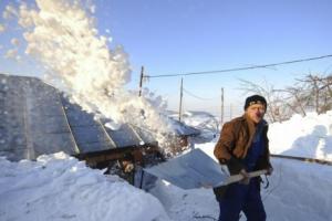 Cea mai grea iarnă din ultimul secol se instalează în România.