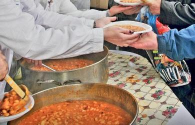 Slatina - Ne iubim tara! Patriotii au smecherit si fasolea de Ziua Nationala a Romaniei. Nu e moca, e reglare de conturi