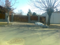 Partea casutei dinspre strada T. Vladimirescu
