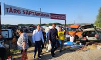 Politicianul-producator isi vinde marfa, vrajeala, in targ