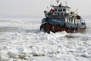 Ultima ora: Fluviul Dunarea a inghetat la Turnu Magurele.