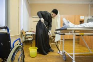 Ultima ora: Spitalele din Teleorman sunt dezinfectate cu tuica de pruna si tamaie.