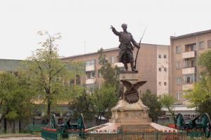 Statuia "Dorobantul"