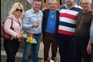 Ilie Gazea, mijlocul fotografiei.