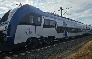 Rosiori - Bucuresti - 25 de lei cu trenul. Turnu - Bucuresti - 60 de lei cu microbuzul PSD. Trenuri noi pe ruta Rosiori - Bucuresti