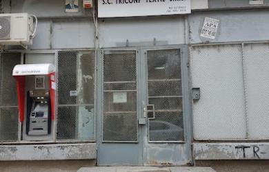 Coruptia autoritatilor judetene - primesc spaga de la Triconf Textil Turnu Magurele. Fabrica functioneaza in fostul magazin Victoria. O bomba de mizerie si urletele sefelor