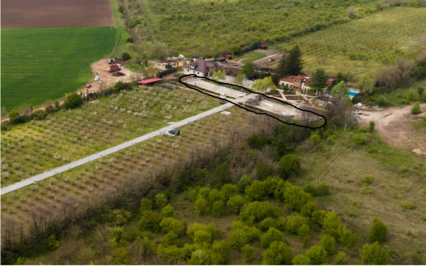 Intrebare turnucustiri: cine banuieste ce se construieste in partea din imagine marcata cu linia neagra?