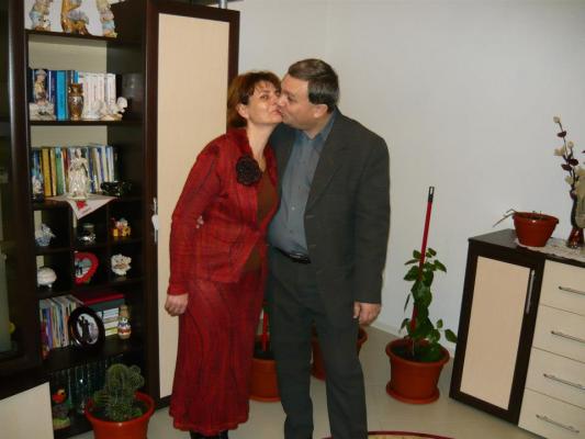 Nelu-Ionel- mai toarna in paharel.